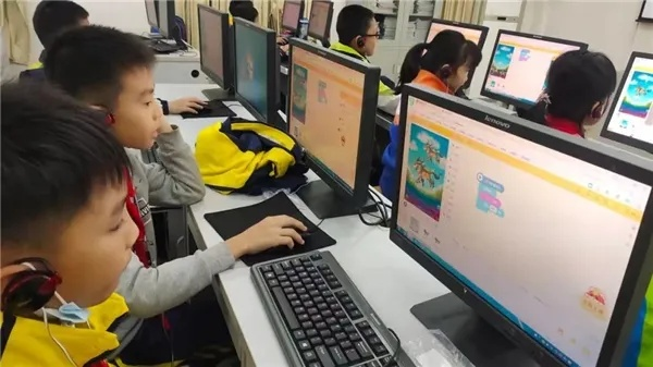 SEGA创造球会：积木乐高游戏让孩子们创意无限，激发想象力和创造力